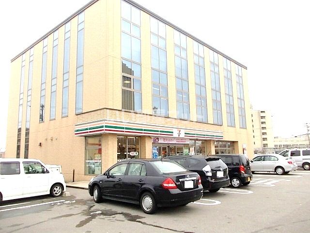 コンビニ　セブンイレブン　金沢石川県庁前店（コンビニ）まで418m