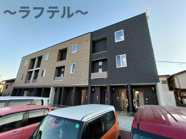 狭山市中央のアパートの建物外観