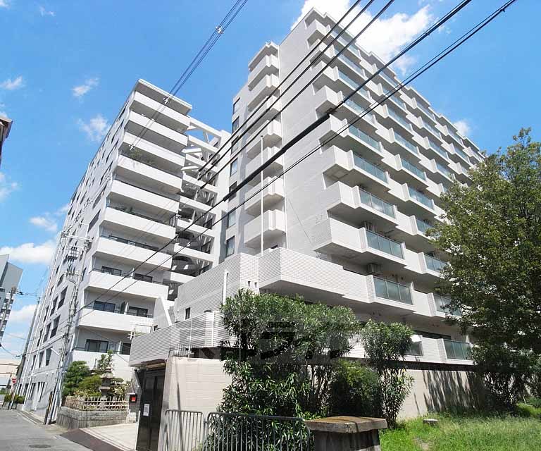 京都市下京区中堂寺坊城町のマンションの建物外観