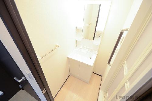 洗面設備　設備仕様については異なる場合がございます。