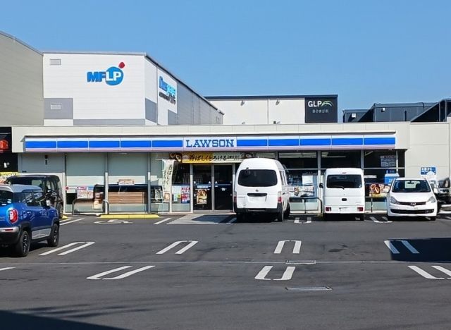 コンビニ　ローソン（コンビニ）まで850m