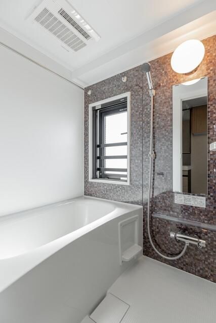 バス・シャワールーム　写真は同タイプ住居です。