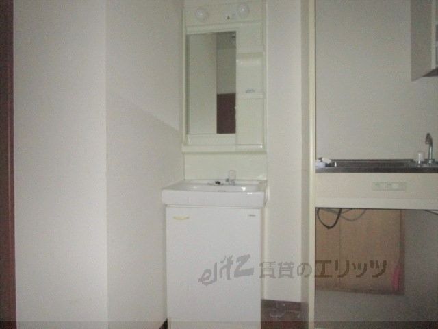 洗面設備　収納