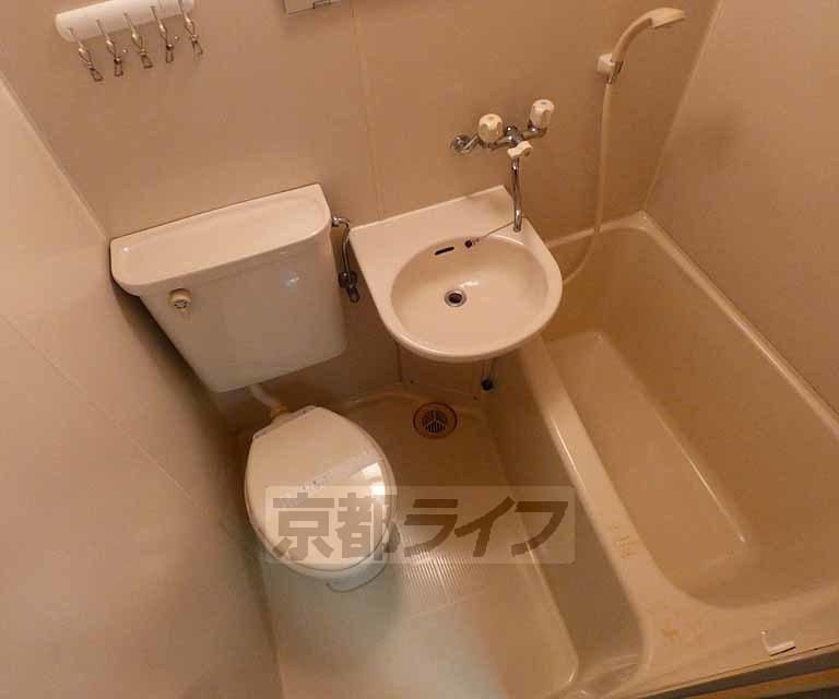 バス・シャワールーム　ユニットバスです