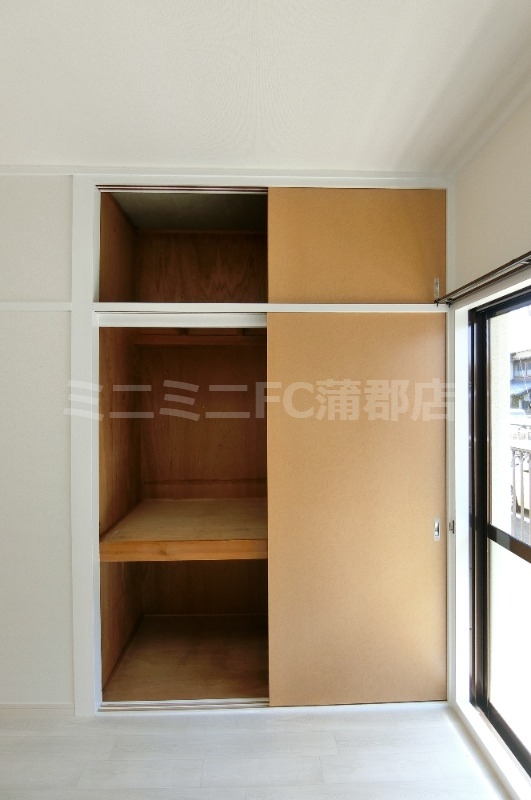 収納　南洋間収納