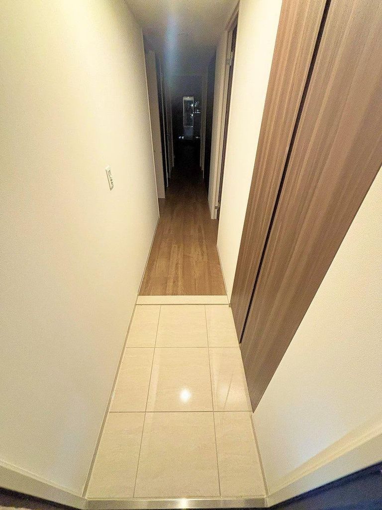 玄関　キッチン