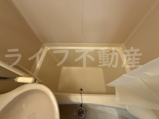 バス・シャワールーム　落ち着いた空間のお風呂です