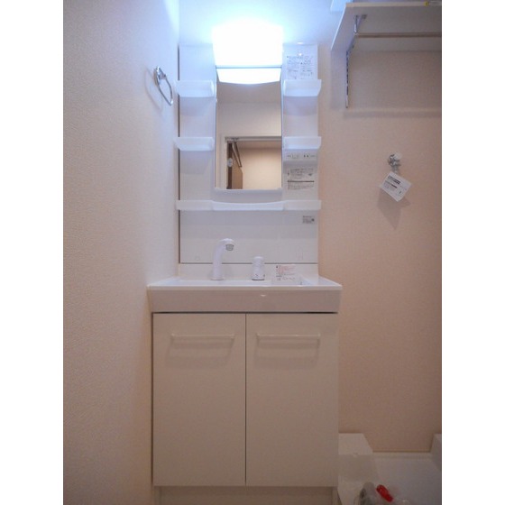 洗面設備　シャワー付き洗面台