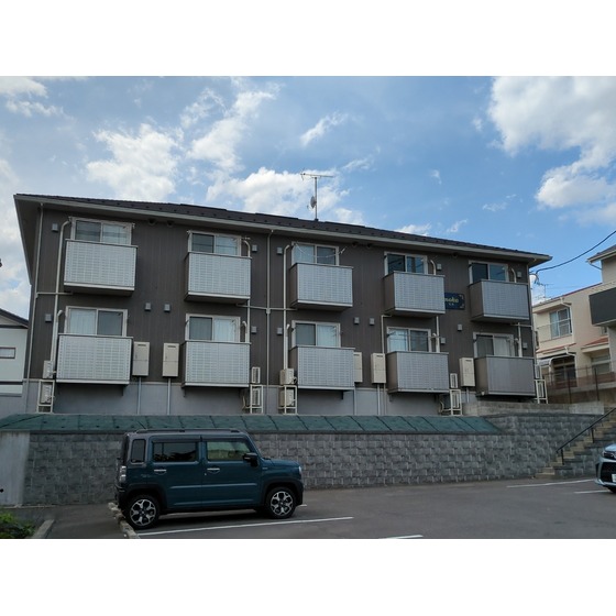 建物外観　設備充実の単身向け築浅物件