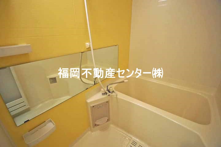 西鉄貝塚線 香椎宮前駅 徒歩1分 14階建 築15年の風呂写真