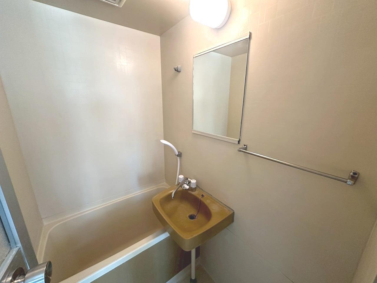 バス・シャワールーム　バス