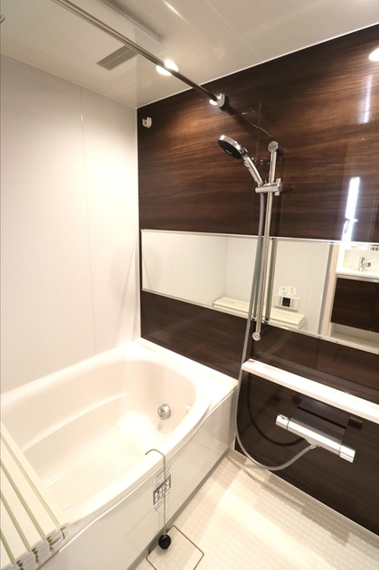 バス・シャワールーム　バスルーム