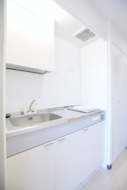 キッチン　コンパクトなキッチンで掃除もラクラク