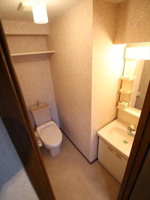 洗面設備　松山市緑町　グリーンコートなみかた　トイレ、洗面