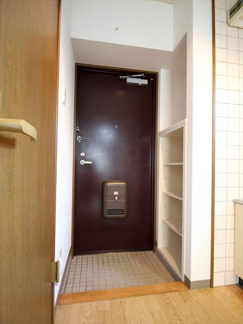 玄関　松山市緑町　グリーンコートなみかた　玄関