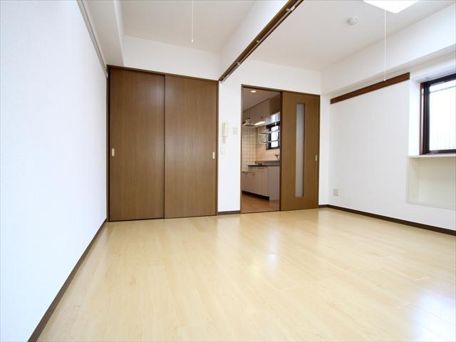 居室・リビング　松山市緑町　グリーンコートなみかた　リビング