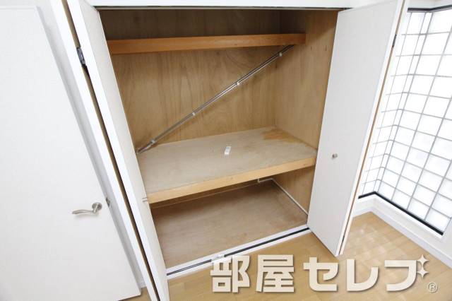 収納　クローゼット。