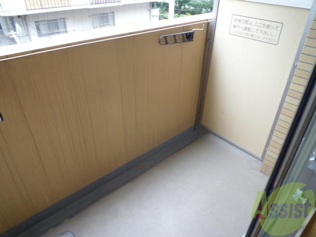 バルコニー　バルコニーも広いです。