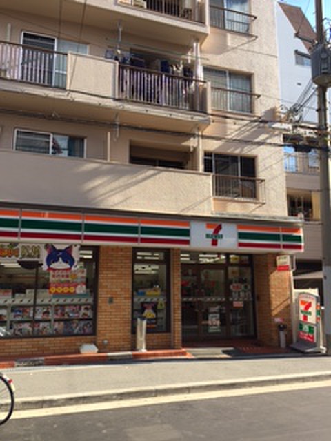 コンビニ　セブンイレブン（コンビニ）まで106m