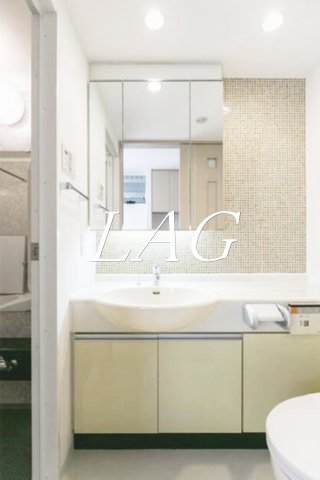 洗面設備　独立洗面台です。