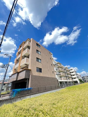 建物外観　落ち着いた雰囲気の外観です