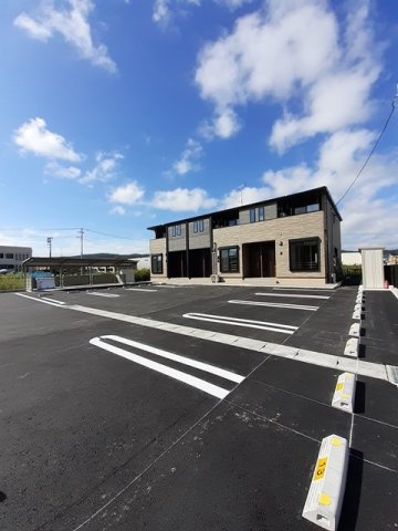 駐車場　駐車場に車を止められます