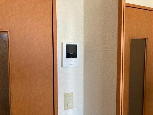 セキュリティ　モニター付きインターホン