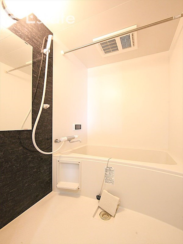 バス・シャワールーム　バスルーム