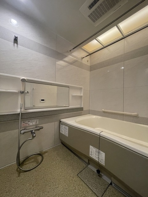 バス・シャワールーム　浴室暖房乾燥機付き