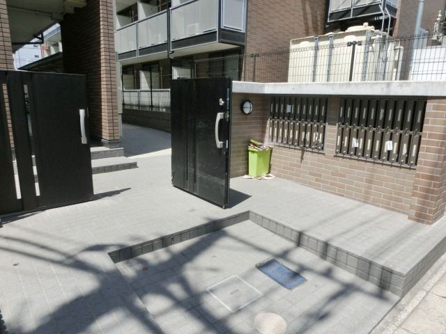 エントランス　エントランス。