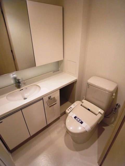 トイレ　落ち着いたトイレです