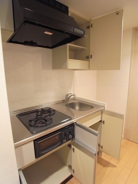 キッチン　コンパクトなキッチンで掃除もラクラク