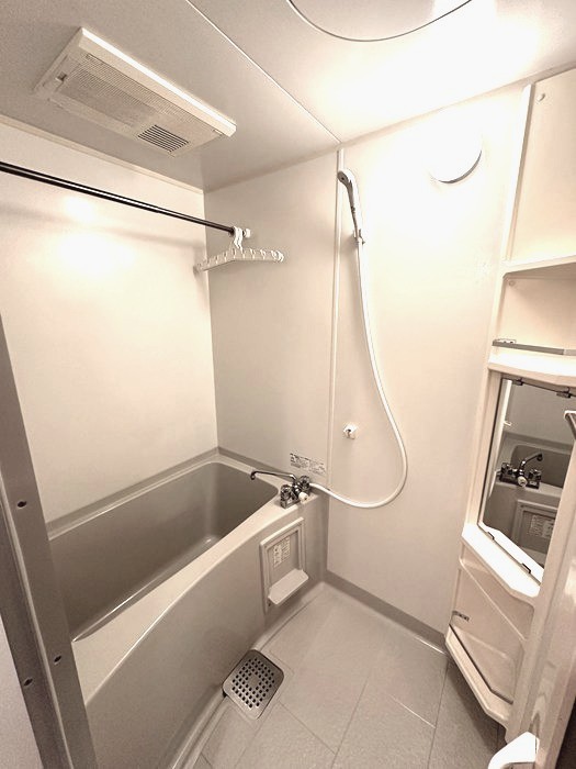 バス・シャワールーム　浴室暖房乾燥機付きバスルーム♪雨の日のお洗濯にも便利な物干し