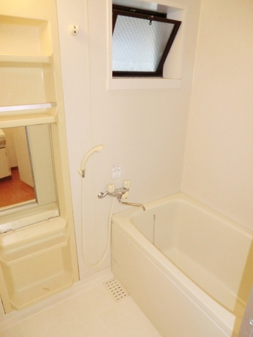 バス・シャワールーム　シンプルで機能的なユニットバスです♪