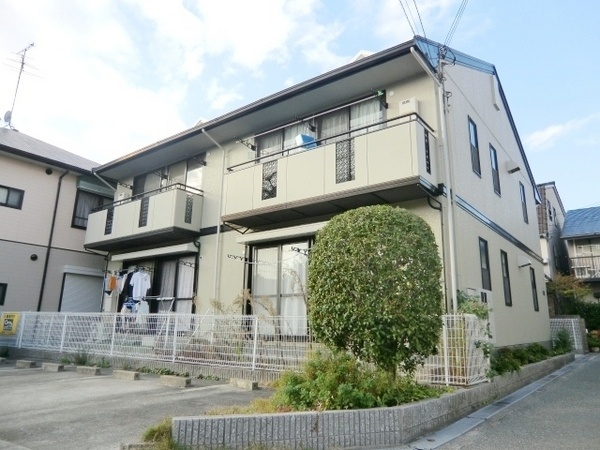 建物外観　敷地内に駐車場あります！