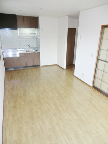 居室・リビング　南向き・２面採光で明るいリビング♪