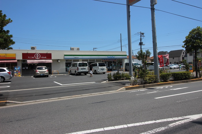 コンビニ　ファミリーマート（コンビニ）まで450m