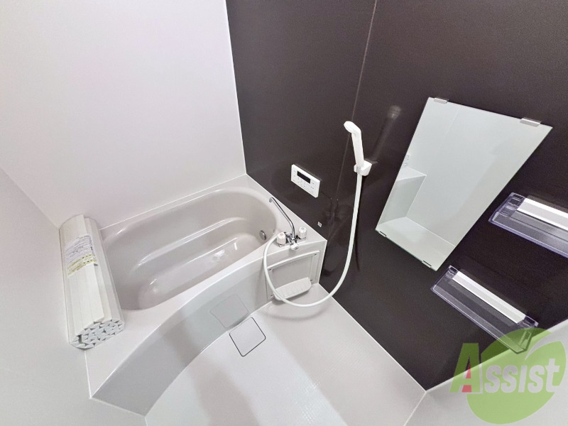 バス・シャワールーム　お風呂は日々の疲れをリフレッシュできる広さがありますね。