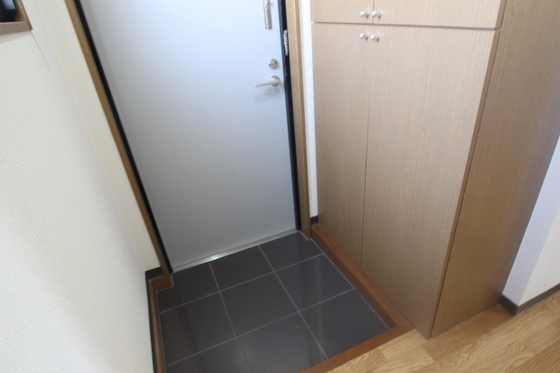 玄関　※別号室の写真です