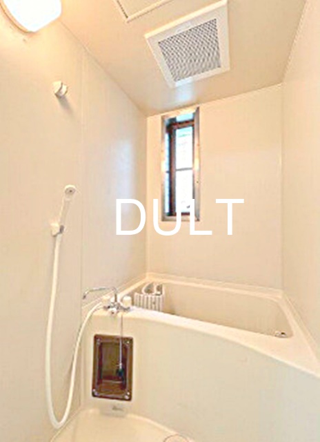 バス・シャワールーム　バスルームです。