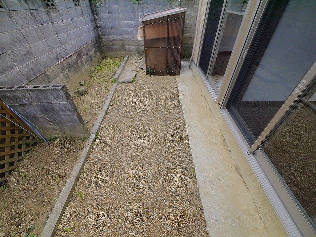 バルコニー　外からの目が気にならないバルコニーで洗濯物が干せます