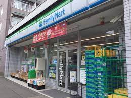 コンビニ　ファミリーマート本郷通店（コンビニ）まで217m