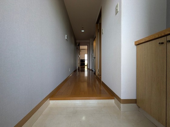 玄関　※別部屋の写真です