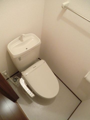 トイレ　温水暖房便座