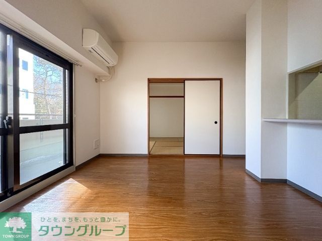 居室・リビング　※別部屋反転タイプ