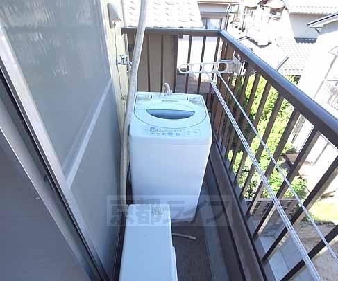 バルコニー　室外洗濯機置場