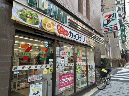 コンビニ　セブンイレブン 新宿山吹町店（コンビニ）まで138m