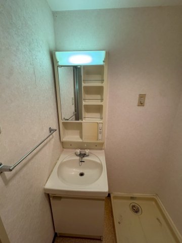 洗面設備　脱衣スペースもあります