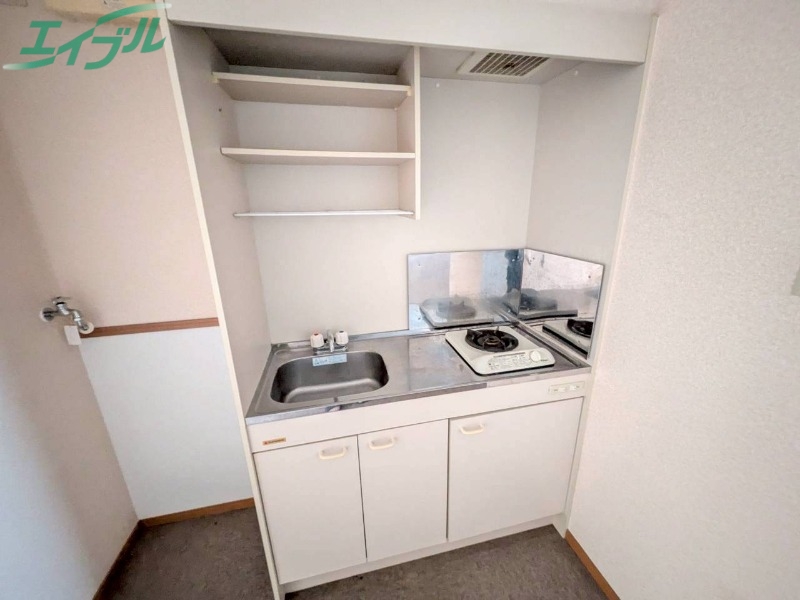 キッチン　別部屋参考写真です
