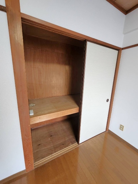収納　改装前写真